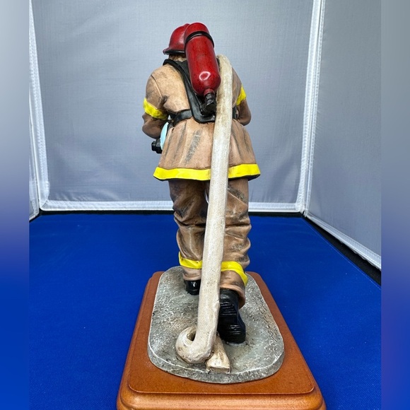 Red Hats of Courage “Advancing the Attack” Fireman Hose Figurine by Vanmark - Picture 7 of 9